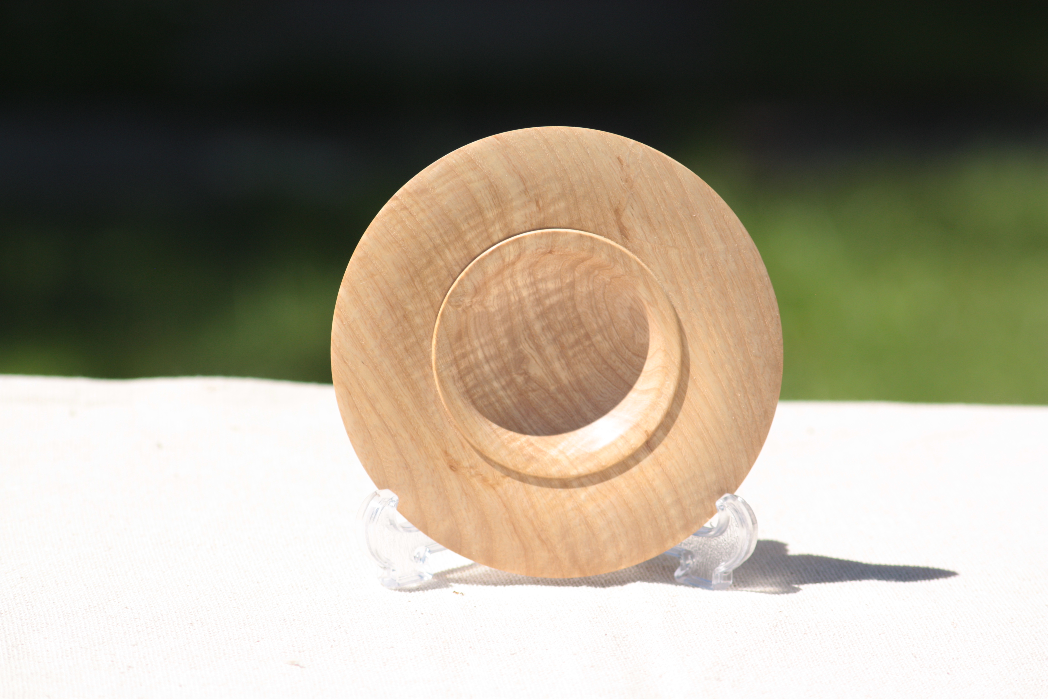 Small 13cm dish. Wood: Rippled Maple.